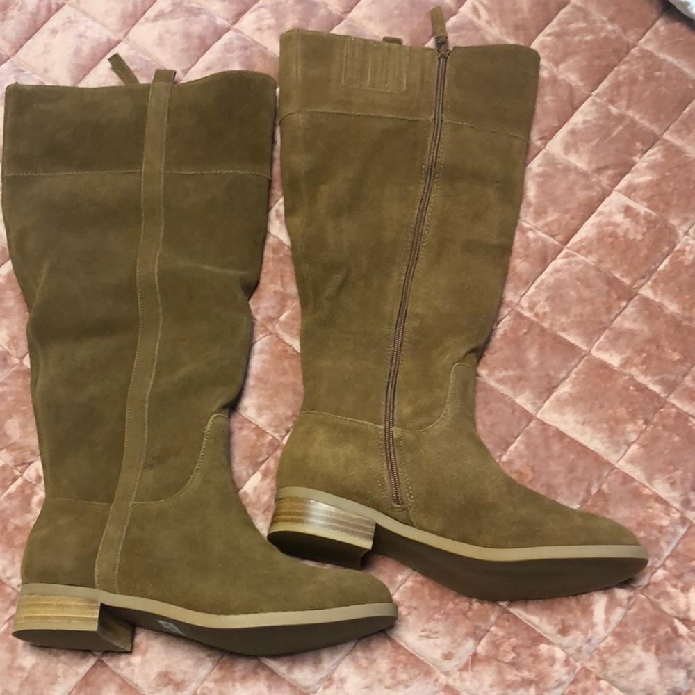 Torrid wide calf knee high boots. NWT. Beautiful Real suede.